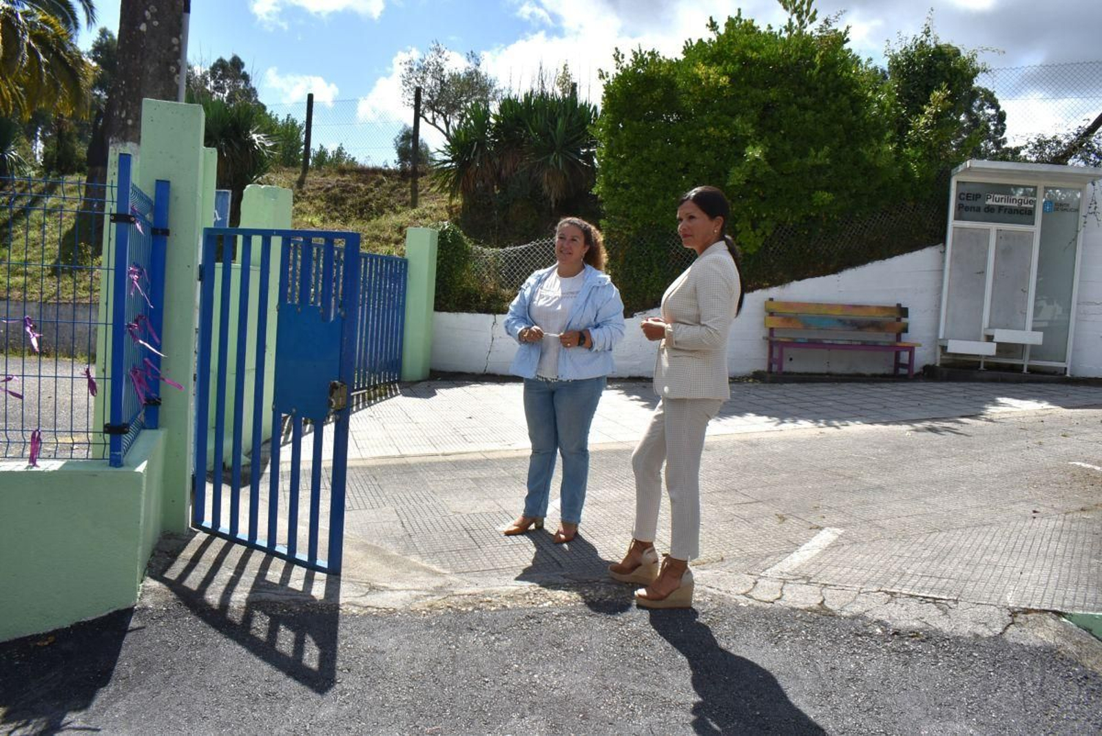 Nidia Arévalo, ayer durante la visita a uno de los CEIP del municipio.