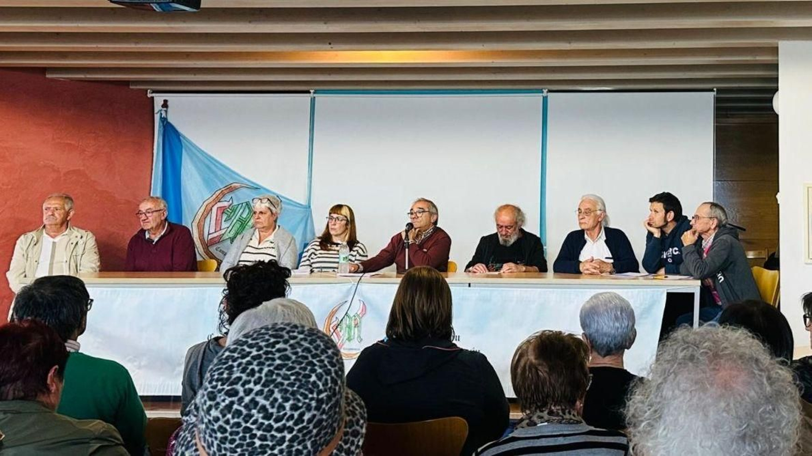 En Camposancos también se trató el litigio con Salcidos.