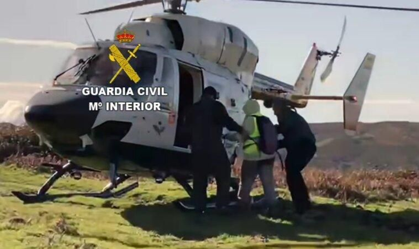 La Guardia Civil rescató a la senderista perdida.