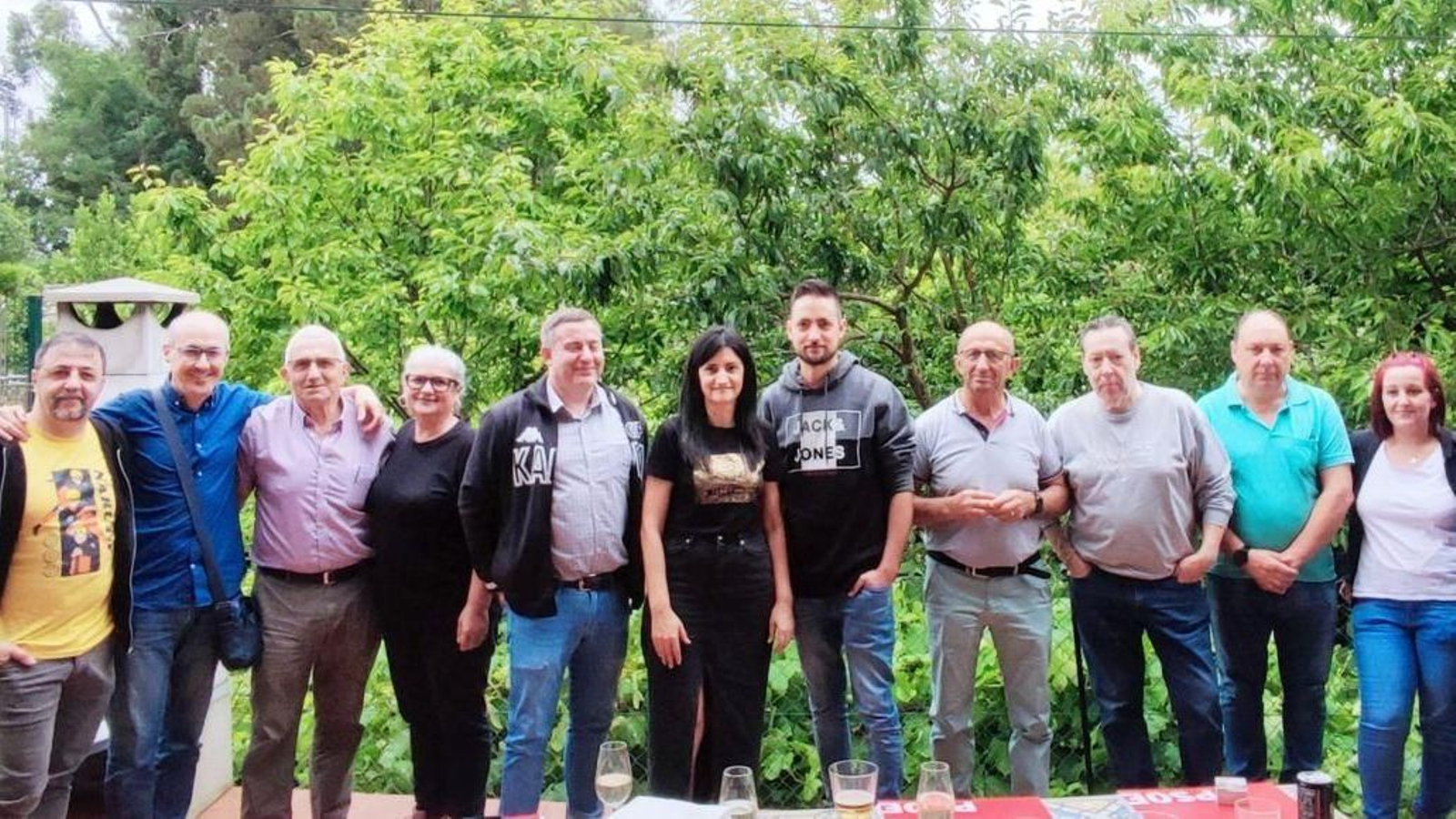 La ejecutiva municipal y los concejales socialistas, que presentaron su dimisión por discrepancias con el PSOE provincial y gallego.