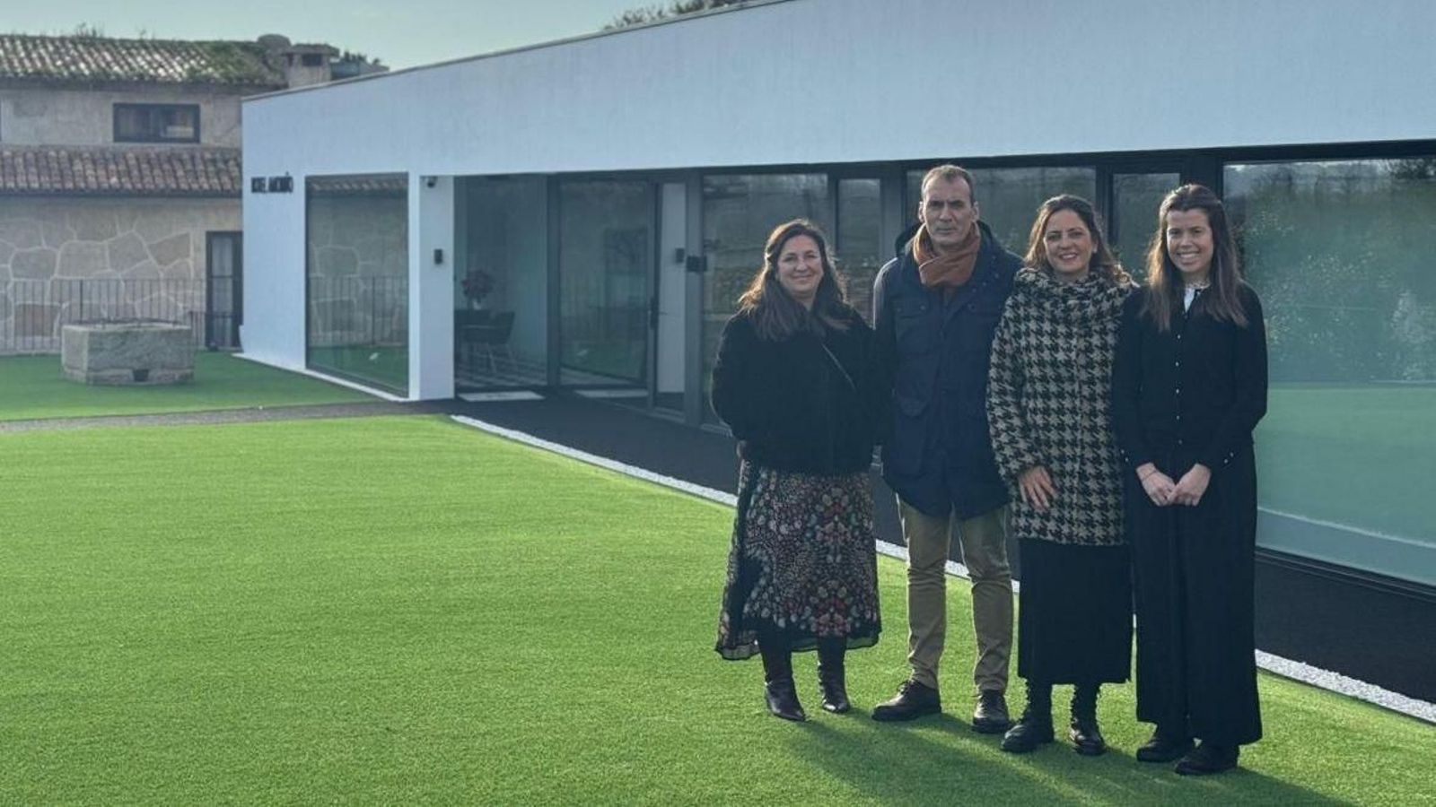 Imagen de la visita a Tui, presidida por Sandra González.