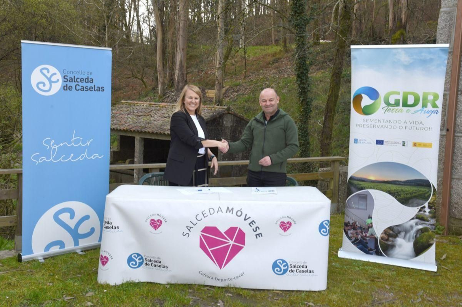 Loli Castiñeira y Pablo Castillo, presentaron en Salceda la nueva Ruta Enogastronómica.